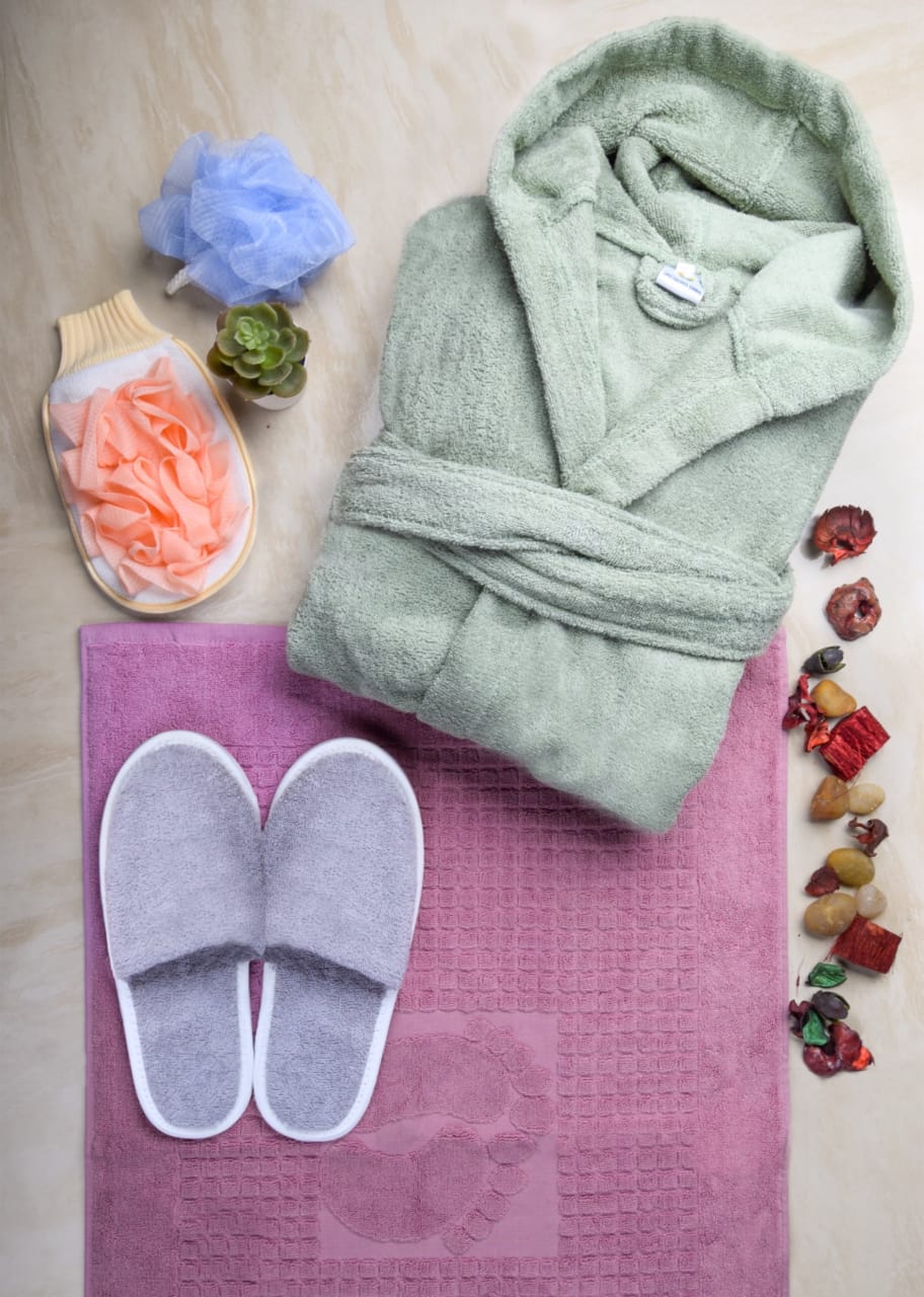 Luxury 100% Cotton Bathrobe – Ultra Soft & Comfortable