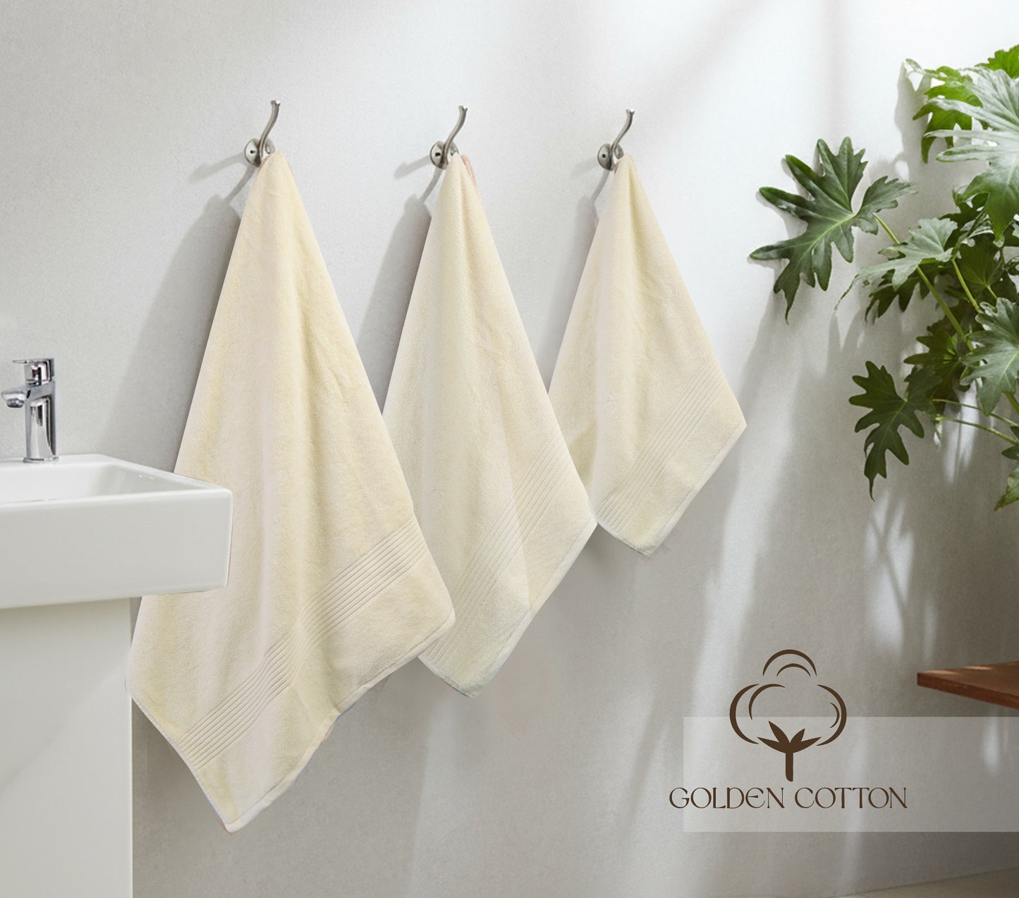 Off white set of 3 towels