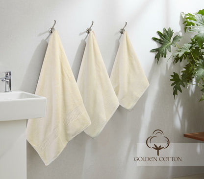 Off white set of 3 towels